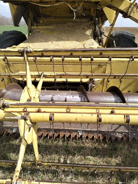 Dezmembrez New Holland Clayson 1545