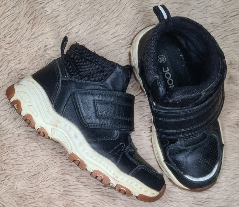 Продам ботинки для мальчика (весна-осень)