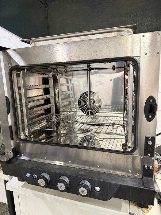 UNOX конвектомат парен нов XV 393 5 тави.