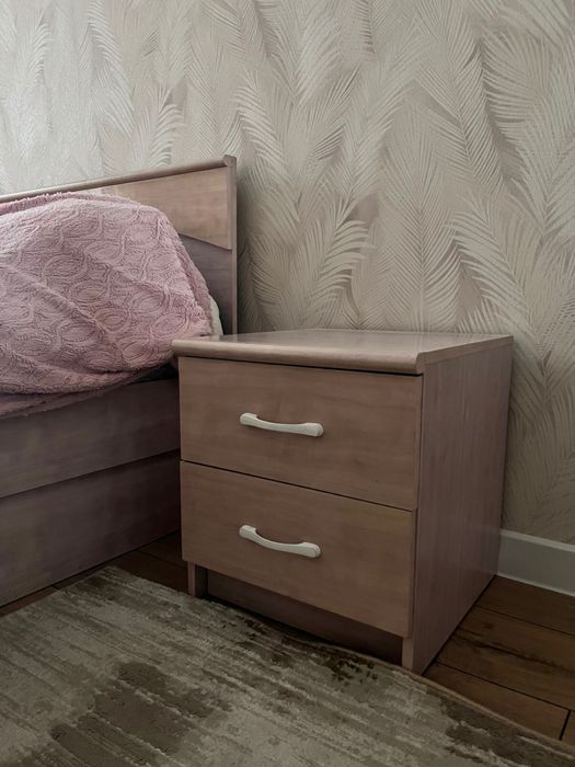 Продам спальный гарнитур