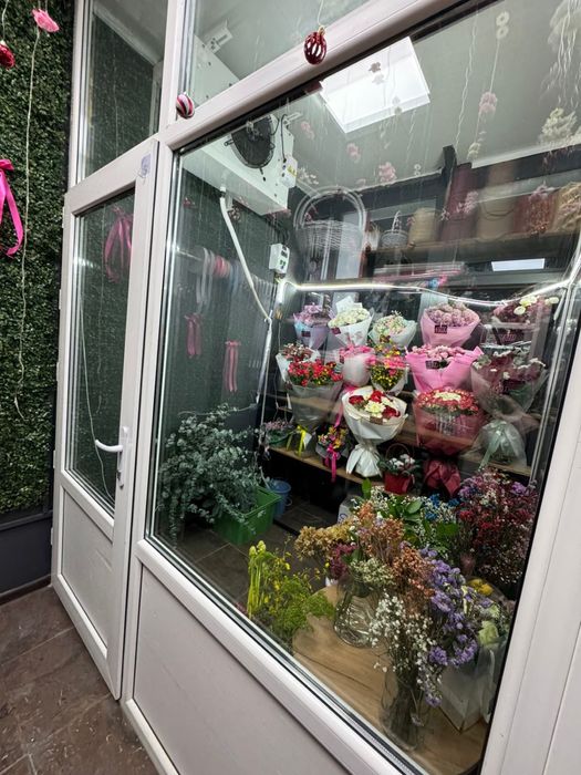 Продается цветочный с оборудованием