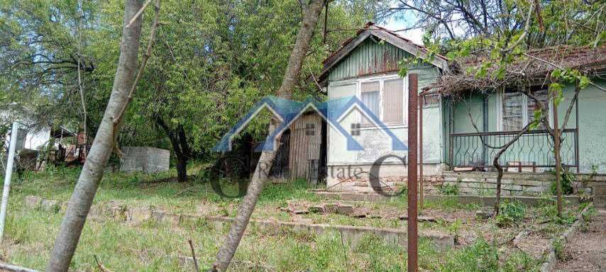 Вила 20м2, парцел 719м2,  85000 евро, Боровец юг
