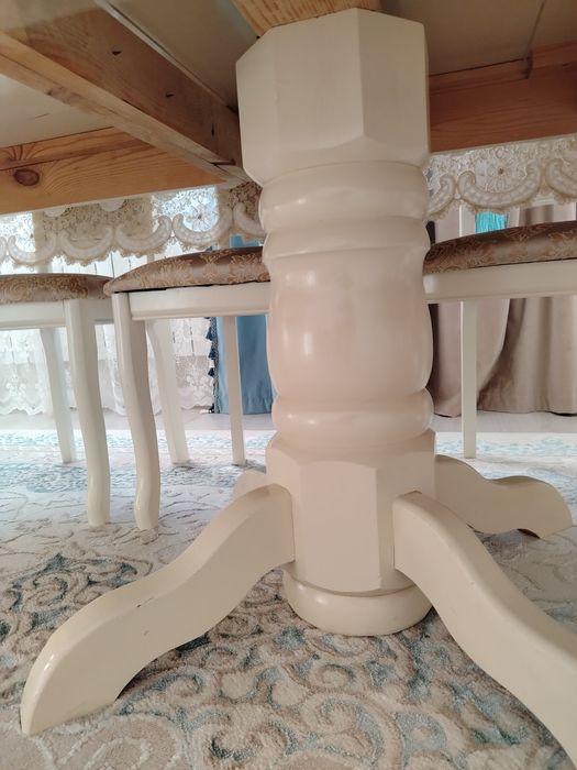 Продам  Стол  гостинную  со  стульями   18 шт