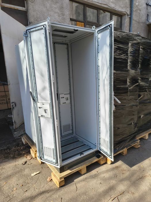 Многофункционални метални шкафове