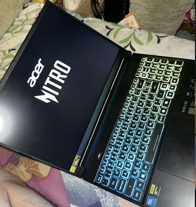 Acer nitro V 16S