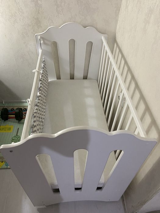 Продам детскую кроватку