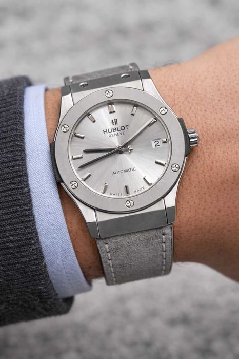 Мъжки сребърен часовник Hublot Geneve Swiss Made с велурена каишка