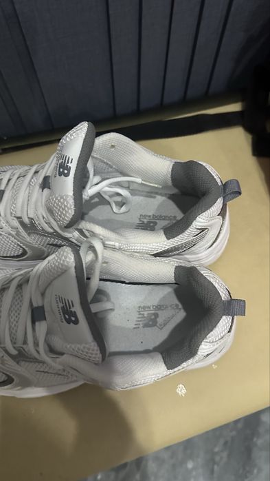 Кроссовки женские