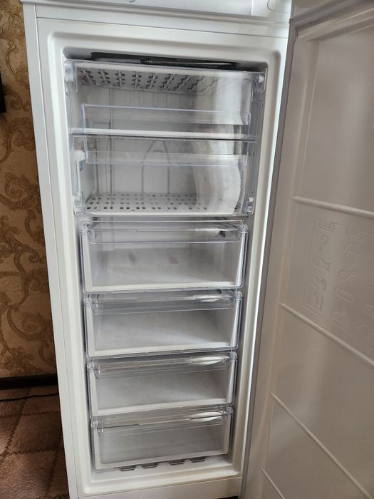 Продам холодильники и морозильник