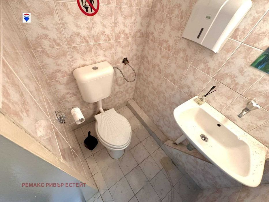 Дава се под наем Магазин в Русе, Център - 330 кв.м за 1275 € - Снимка #12