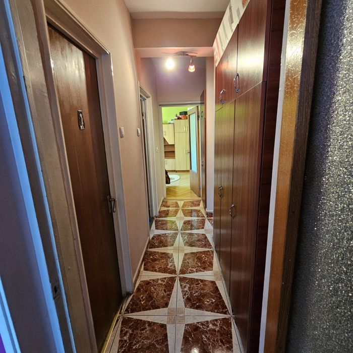 Vând apartament cartierul Ștrand