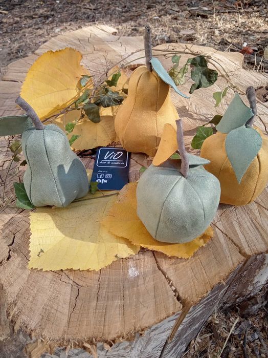 Панер с текстилни плодчета за декорация