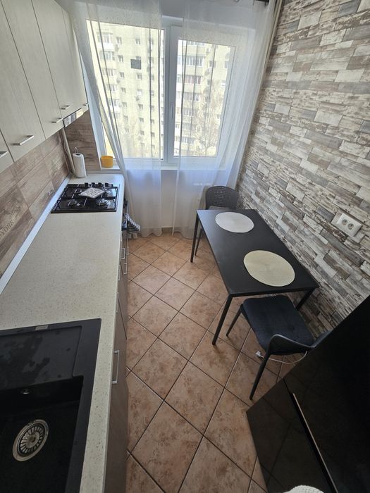 Inchiriez apartament 3 camere Veteranilor Lujerului