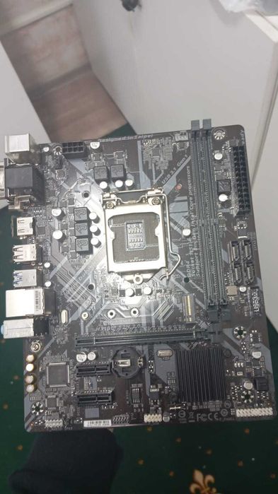 Материнская плата H310 GIGABYTE