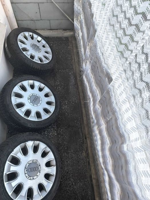 Алуминиеви джанти 17 за audi. Гумите не са благоприятни за ползване и няма да са част от сделката. Тел. 0877044228