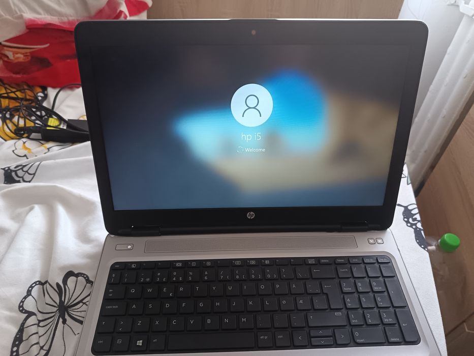 Vand laptopuri perfect functionale ddr 4 cu tastatura luminata