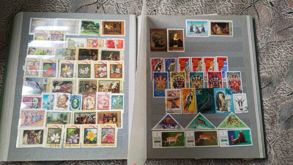 Продается книга с марками СССР