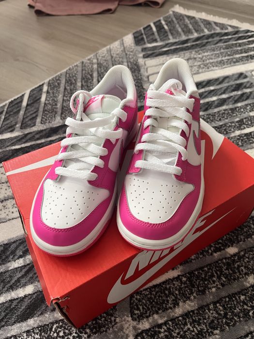 Nike Dunk Pink.
