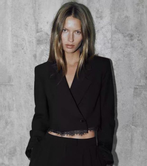 Укороченный пиджак с кружевом