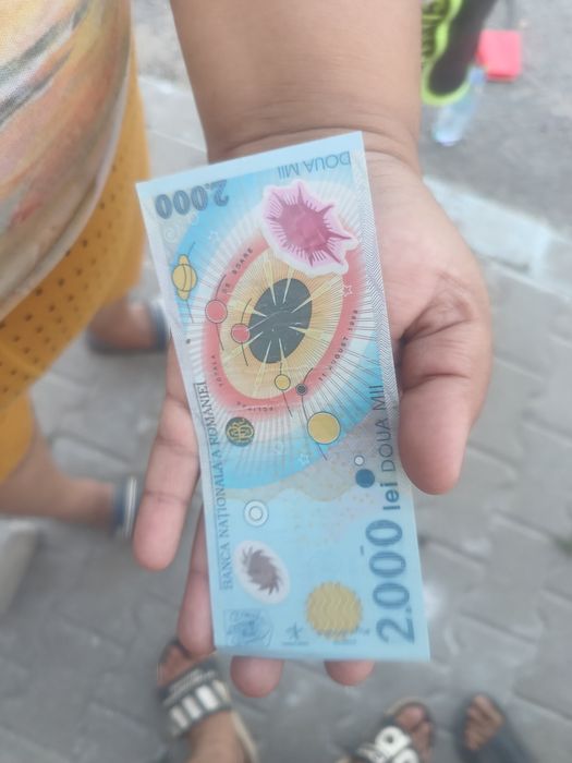 Vând bancnota de colecție. (2.000lei)