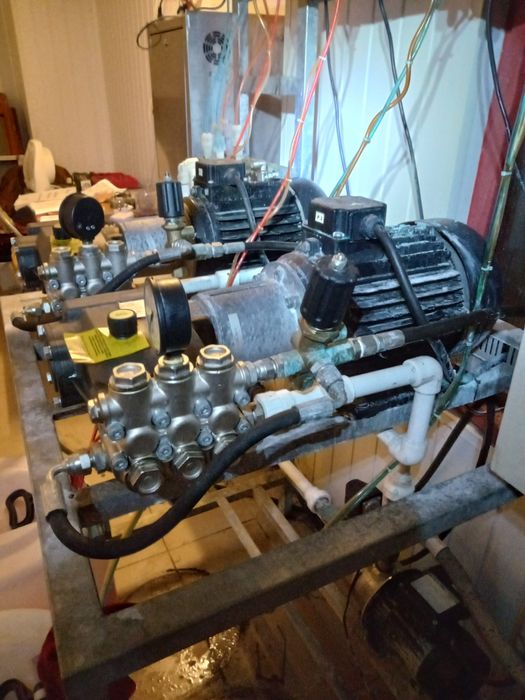 Vând echipament spălătorie auto self service