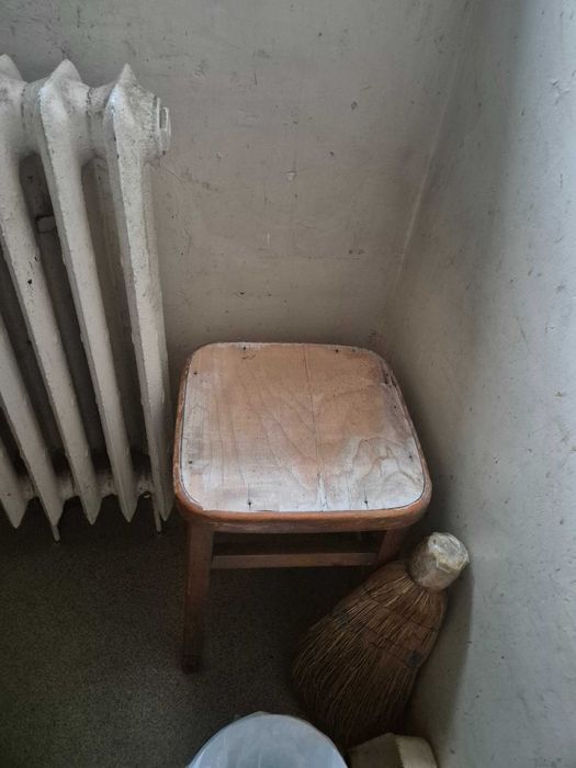 Donez mai multe obiecte de mobila veche. Se ridica din Bucuresti, Drumul Taberei