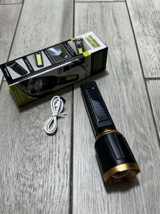 Lanterna cu Led puternic/ Zoom/ incarcare solara