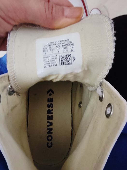 Оригинални бели кожени кецове Converse