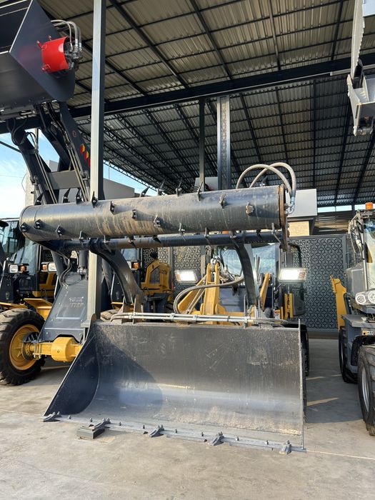 Погрузчик дизельный для фермы