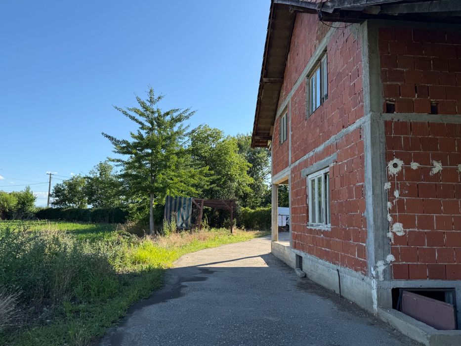 Constructie nefinisata plus teren intravilan in Orastie