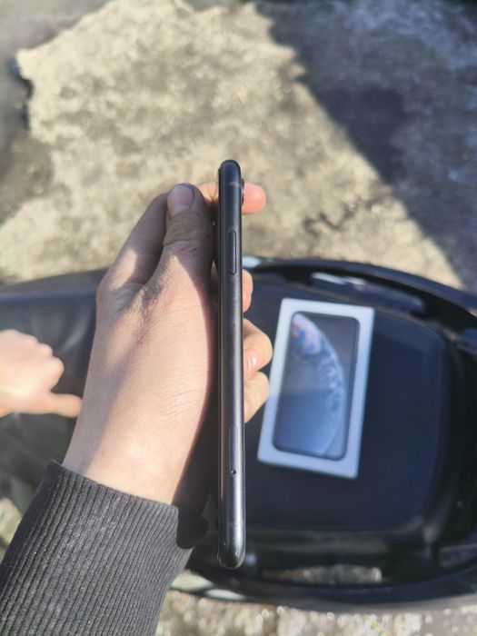 Продам айфон хр в отличном состоянии
