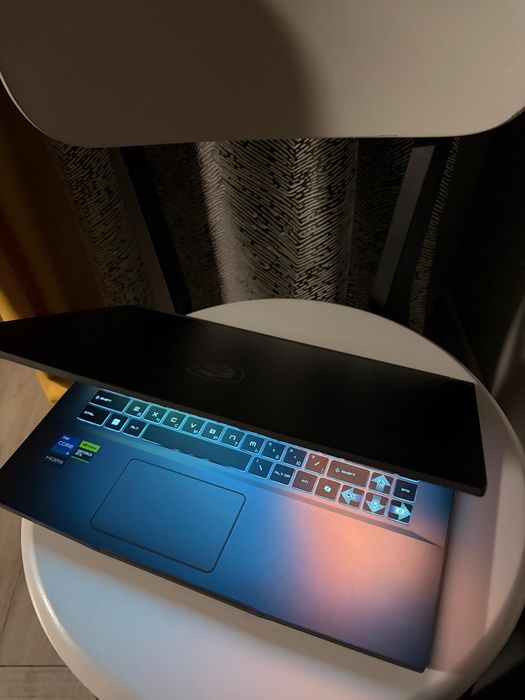 Ноутбук MSI Thin 15