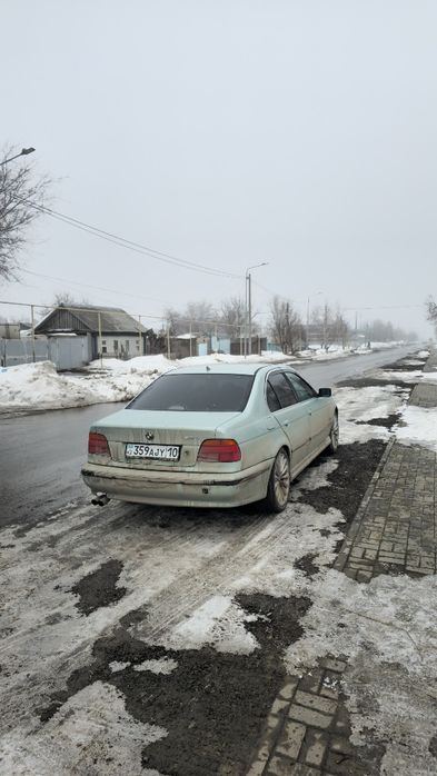 Продам бмв е39 1996 года