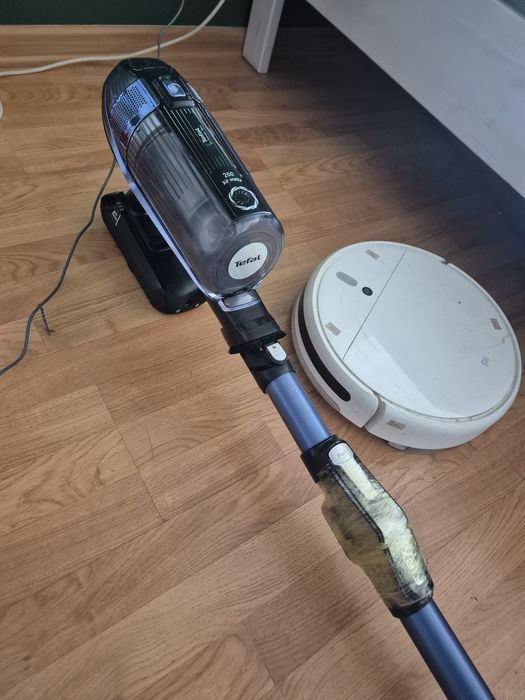 Продам два пылесоса