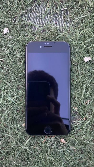 Айфон SE 2020 хорошое телефон