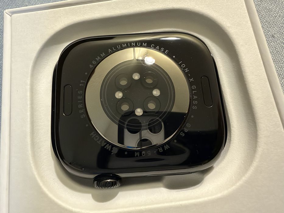 Apple Watch Series 11 46mm Jet Black