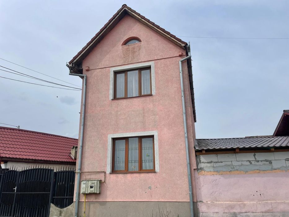 Casa de vanzare complet mobilata