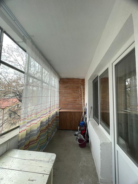 Inchiriez ap 3 camere dec 1 Mai/ Spital