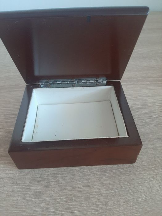 Cutie/ Casetă bijuterii din lemn masiv cu aplicație argint 925/Laminato