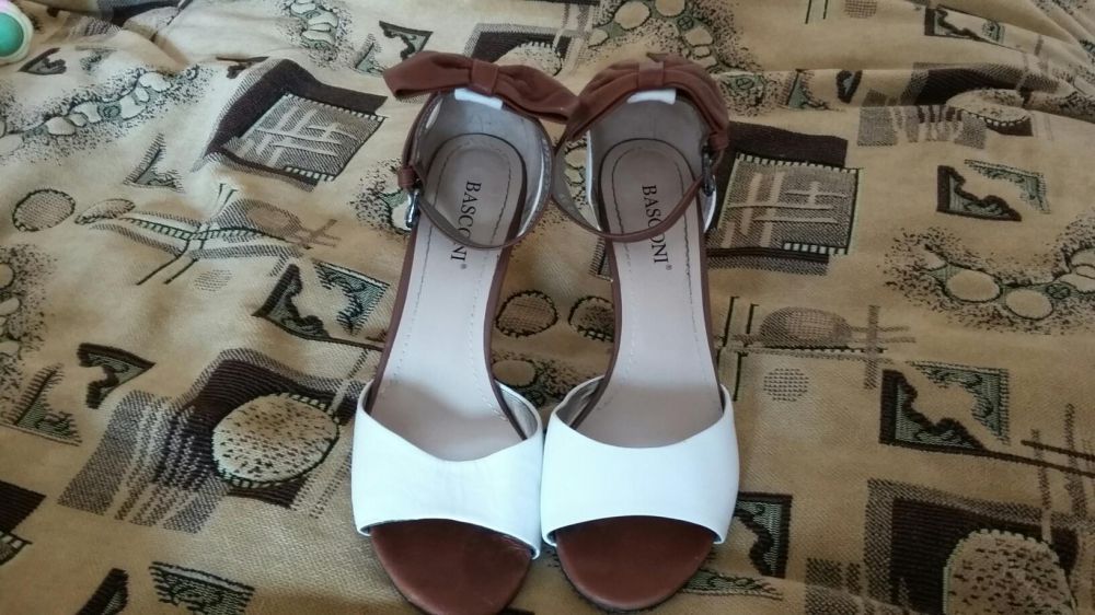 Босоножки от Баскони