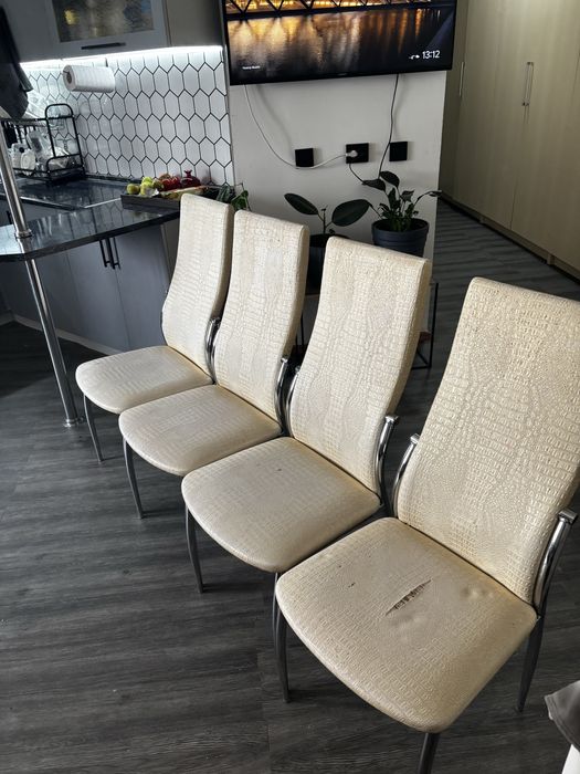 Стулья 4 штуки для кухни