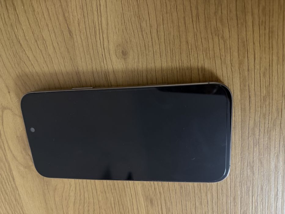 iPhone 16 Pro Max 256GB Natural Titanium (gri), baterie 92% + 2 huse cadou