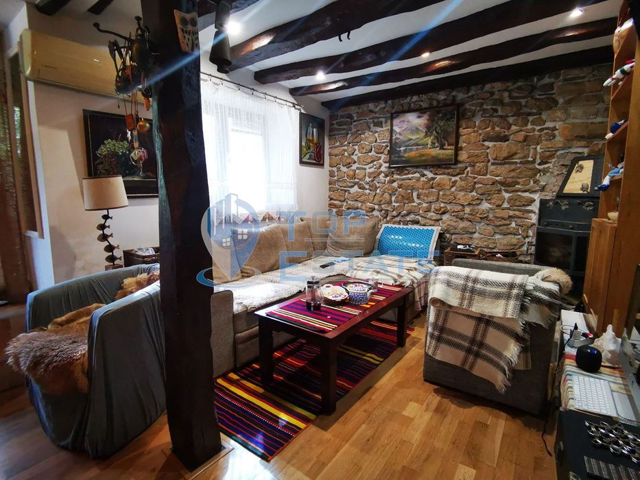 Реновирана къща с плувен басейн и сауна в село Мусина, област Велико