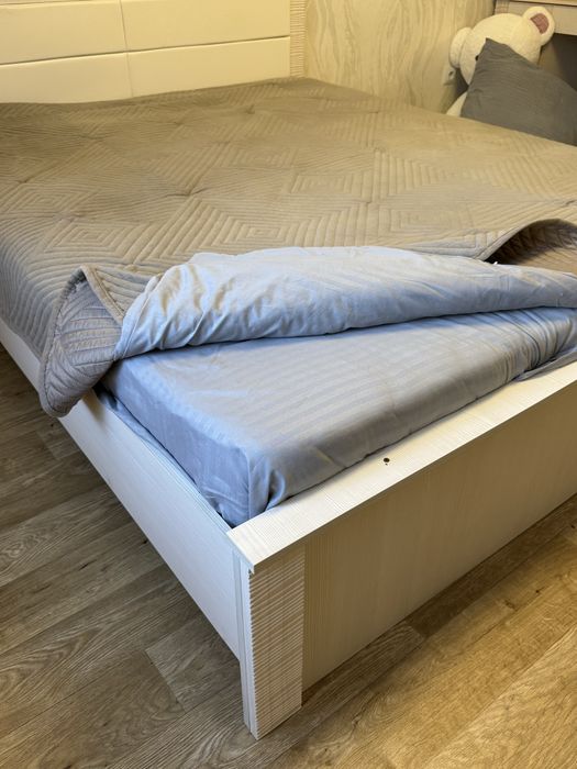 Кровать+ортопедиеский матрас 160/200 б/у