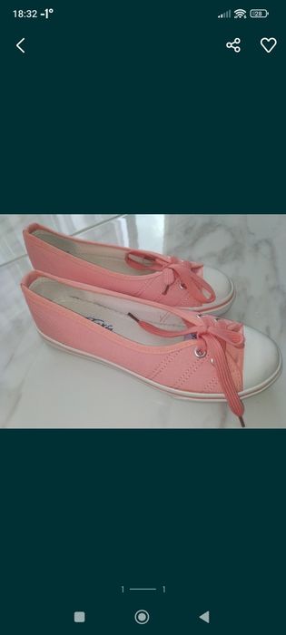 Ниски обувки + подарък чизми