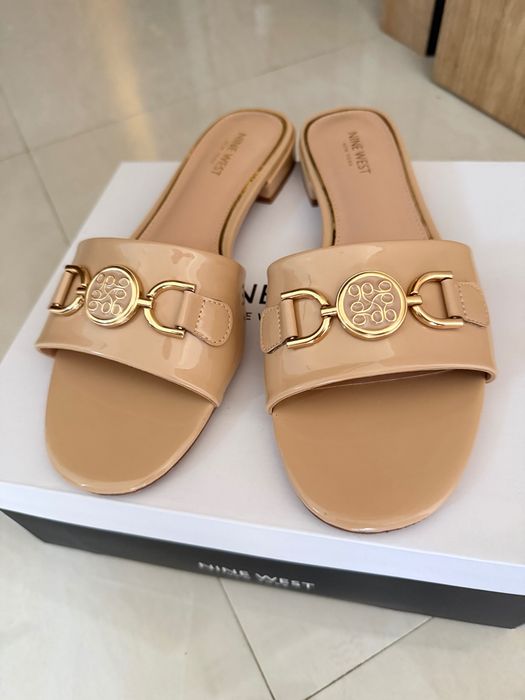 Дамски бежови чехли Nine West