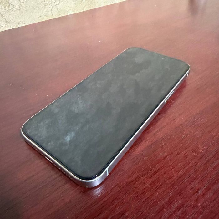 Iphone 15 pro max 256 700$
