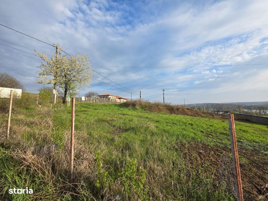 Teren intravilan Sorogari priveliste superba spre lac