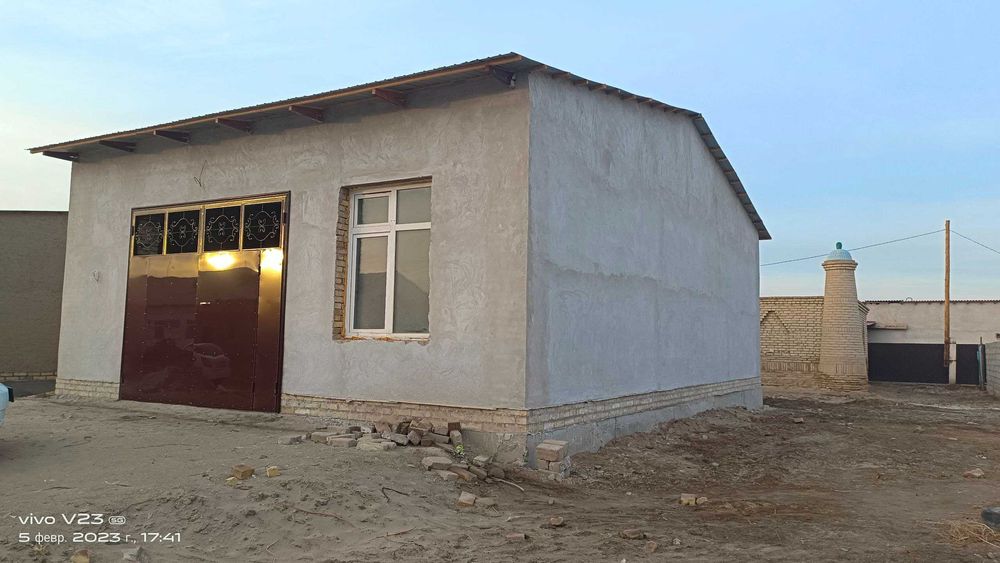 Noturar bino (avto tex, moyka, sex, va ustaxona uchun mos joy)