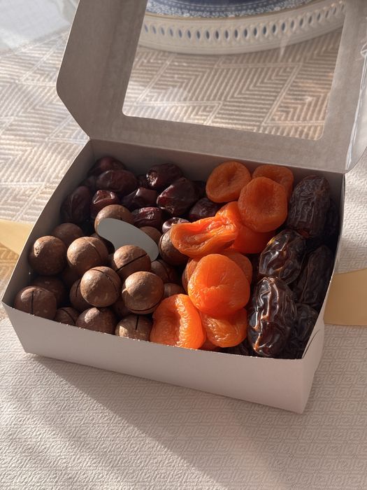 Бокс с сухофруктами